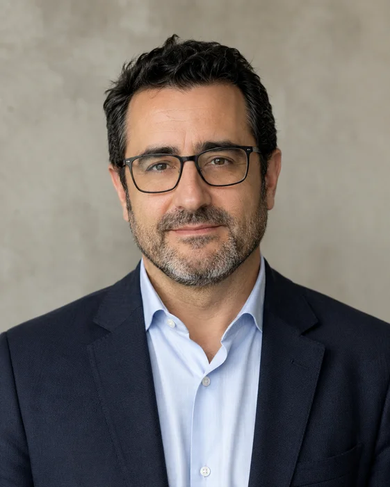 Foto del autor Carlos Mendoza